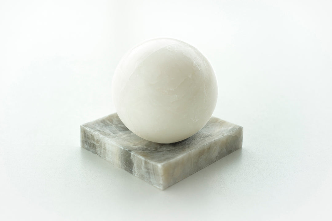 Sphere Soap Bar and Onyx Marble Soap Dish - Bonheim