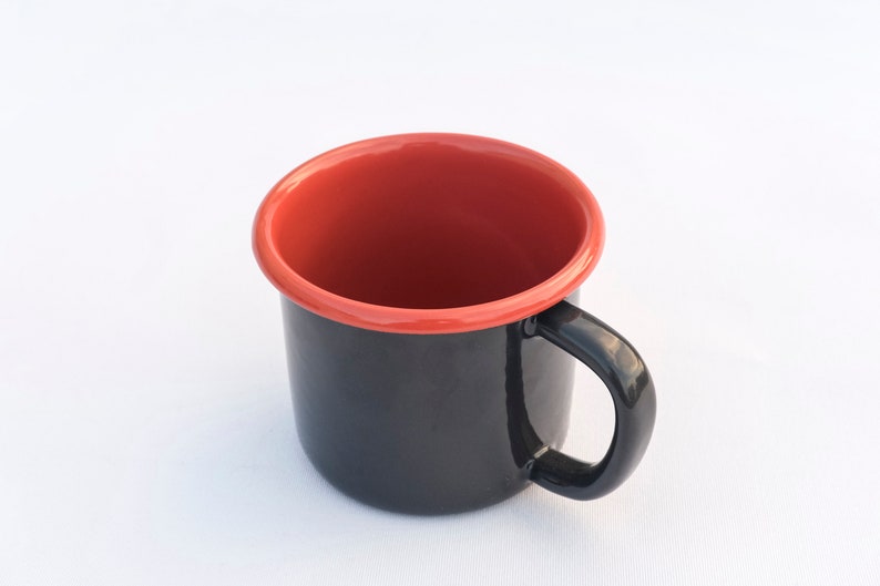 Anthracite With Salmon Red Rim Enamel Mug - Bonheim